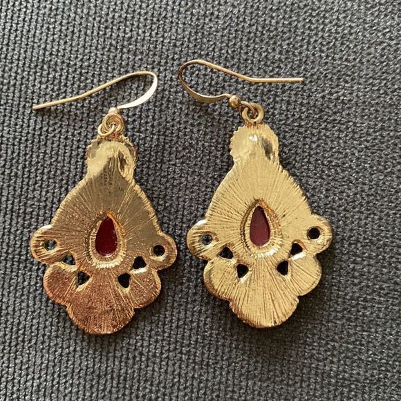 Beautiful red and gold boutique earrings! - Picture 2 of 3